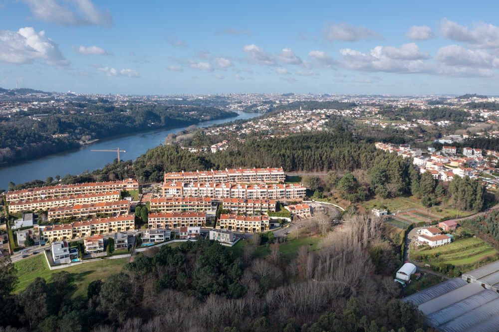 T3 com terraço Quinta das Luzes