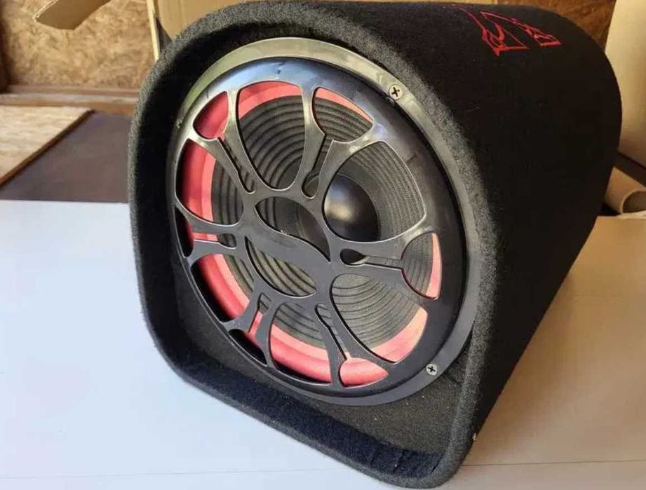 Продам новий сабвуфер з чудовим глибоким басом