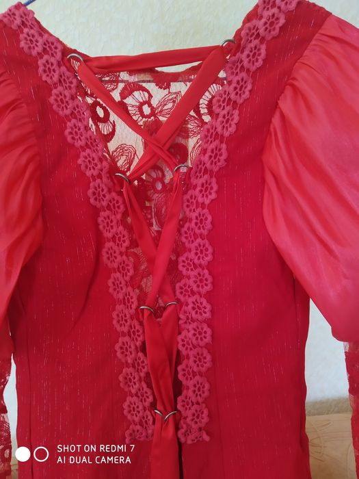 Платье новое, красного цвета