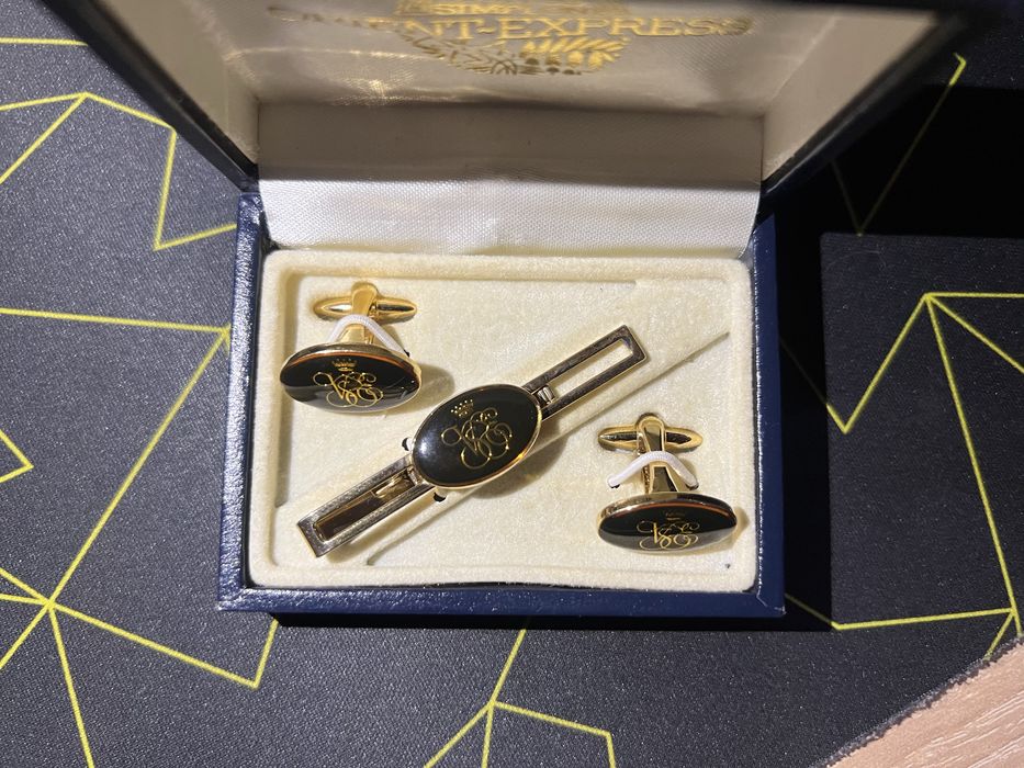 Коллекционные позолоченные запонки и зажим для галстука