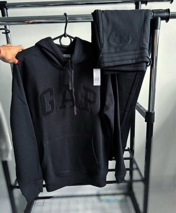 Костюм Gap в ворному кольорі