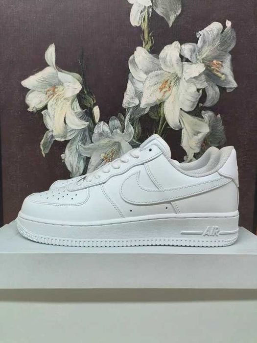 Promocja NIKE AIR FORCE 1 Biały AF1 R.37,5
