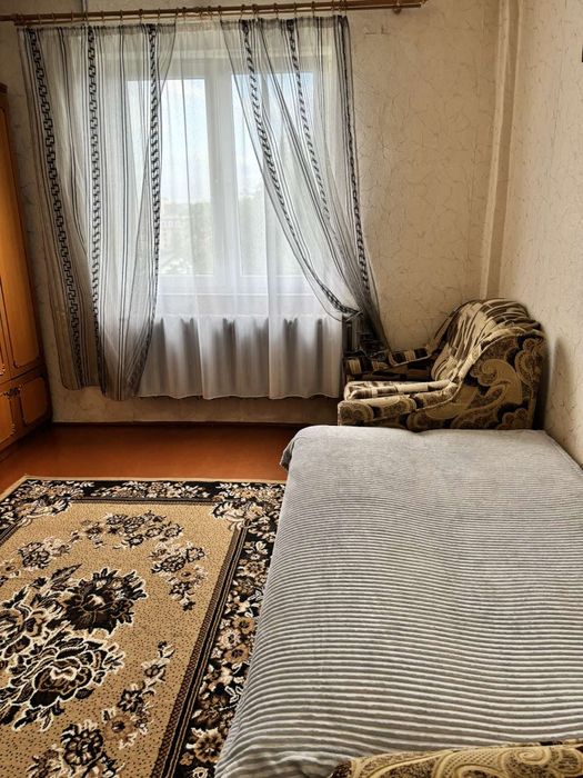 2х км будинок довгострокову ореду. Паркінг, автономне опалення