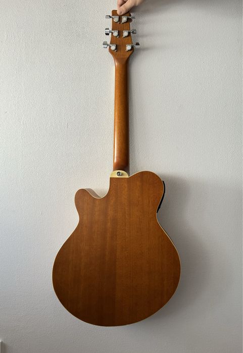 Guitarra electro-acústica Ashton