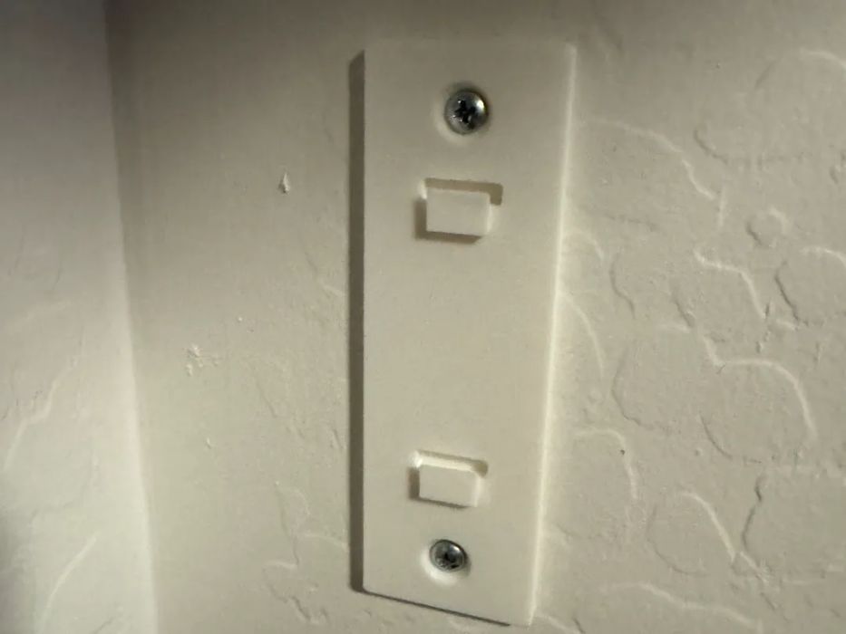 Suporte de Parede para Switch Ubiquiti USW-Ultra