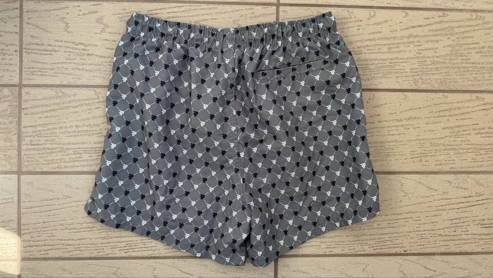 Чоловічі шорти для плавання від бренду primark.