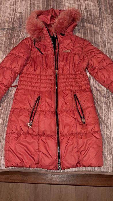 Віддам куртку осінь- зима на дівчинку