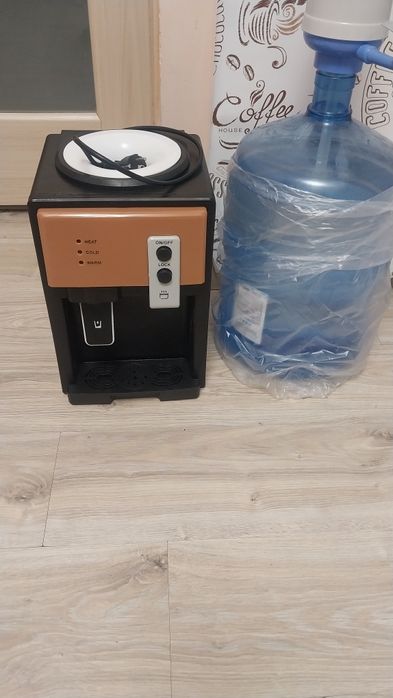 Електричний диспенсер для води