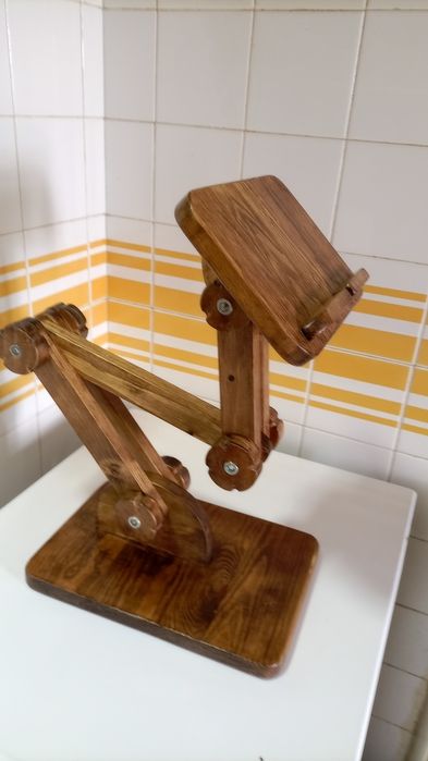 Base de apoio articulado para telemóvel / tablet ou mesmo livro