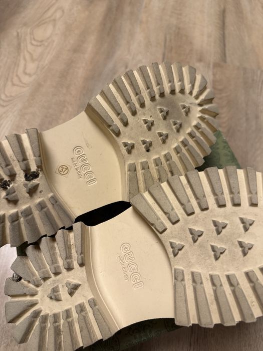 Klapki Gucci GG Rubber Slides – kremowe roz 37