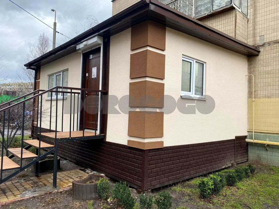 Продаж приміщення з ремонтом, бізнес, метро Харківська, 67м2