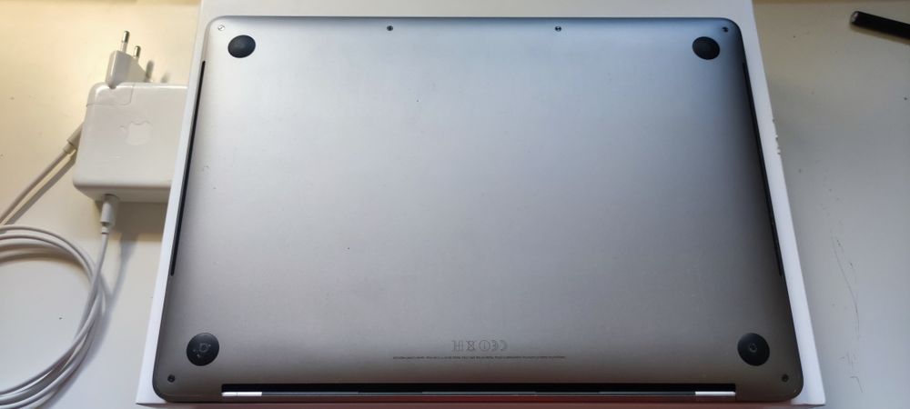 MacBook Pro 13  2017 16 GB ram 1TB SSD 4 porty Thunderbolt 3