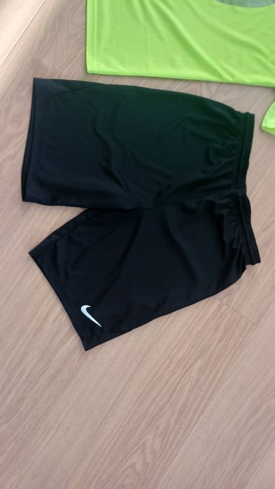 Strój sportowy Nike rozmiar 158 - 170