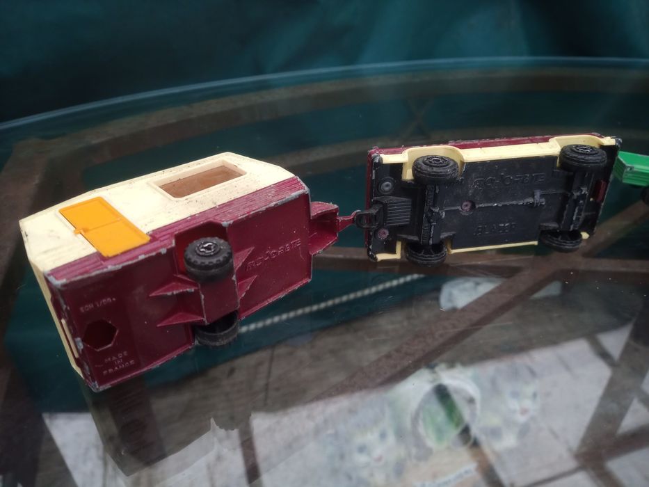 Carrinhos Miniatura com Caravana