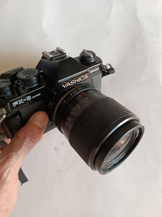 Yashica FX-3 Super 2000 + 35-70mm Lens