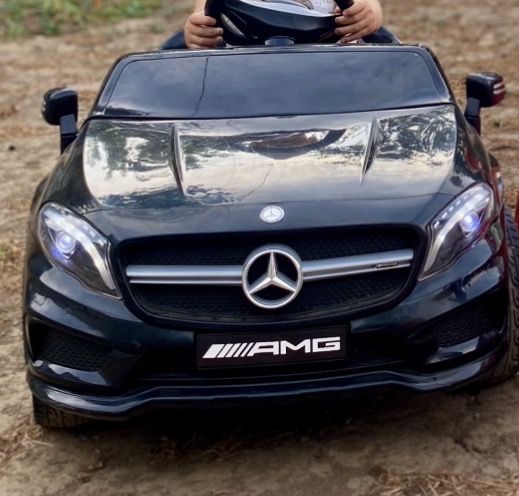 Електро автомобіль дитячий в чудовому стані