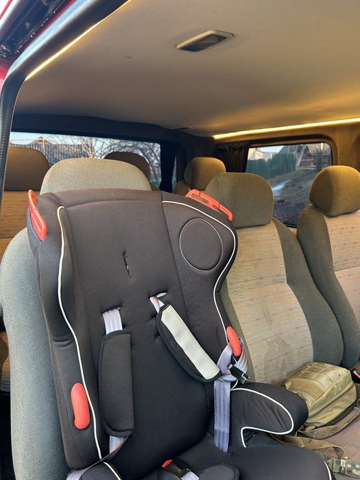 Продам авто VOLKSWAGEN T5 пасажир