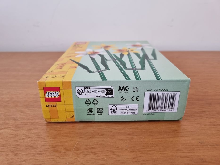 LEGO Botanical Collection 40747 - Narcisos