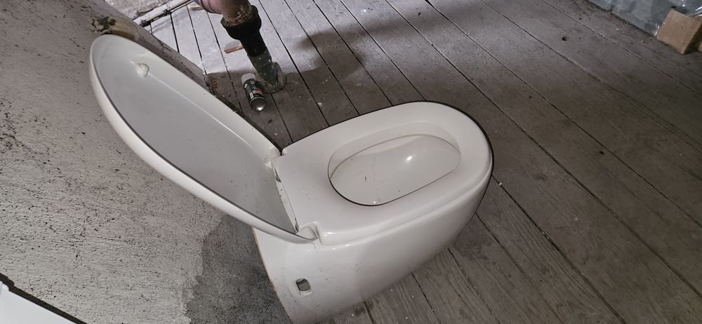 Zestaw podtynkowu  WC stelaz gebERIT  PRZYCISK CHROM