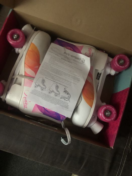 Wrotki damskie regulowane