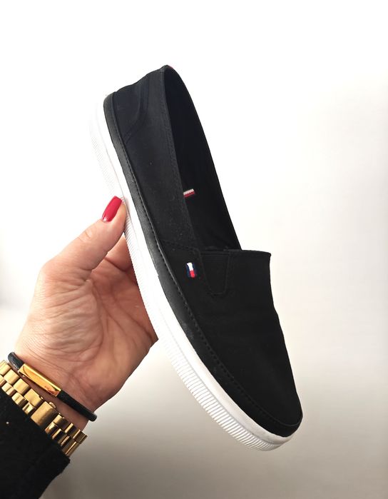 Tommy Hilfiger trampki sportowe damskie wsuwane czarne 38/24 cm