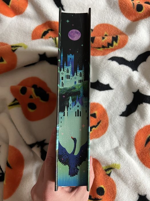 Lyra Selene “A Feather So Black” від FairyLoot