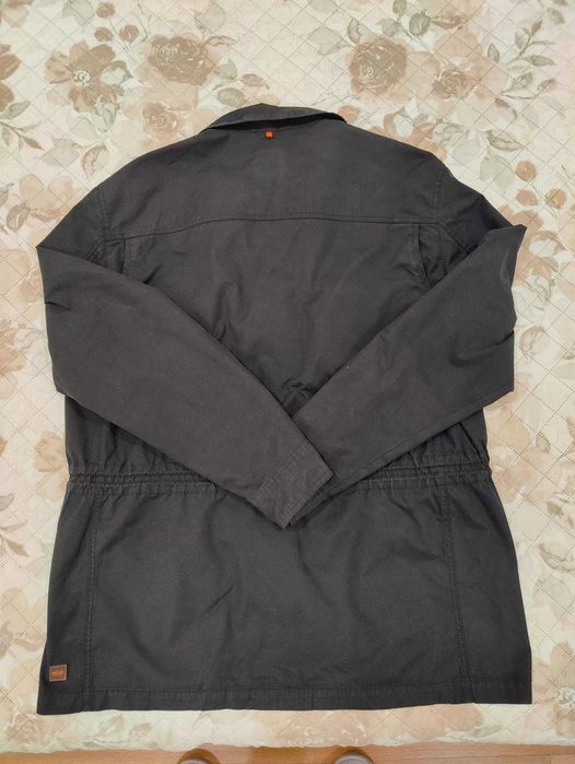 Casaco Hugo Boss tam. XL em excelente estado!
