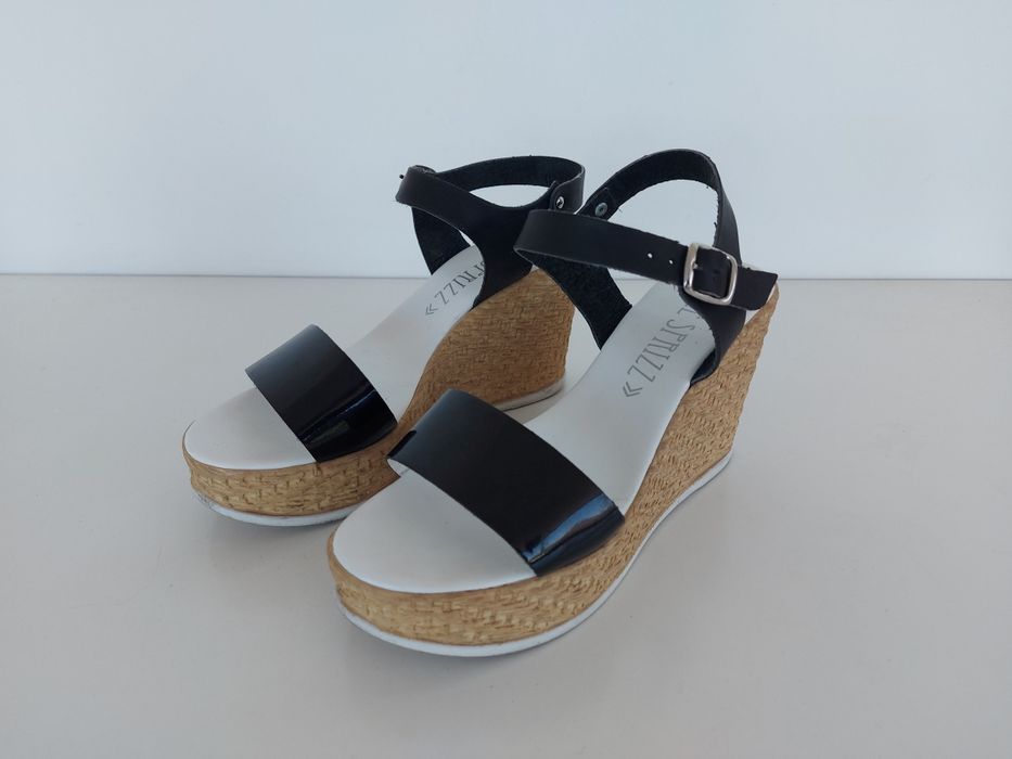 Buty sandały na koturnie Le Sprizz w rozmiarze 36