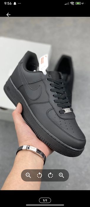 Sapatilhas Nike Air force] Preto - Tamanho [42] - estão novo"