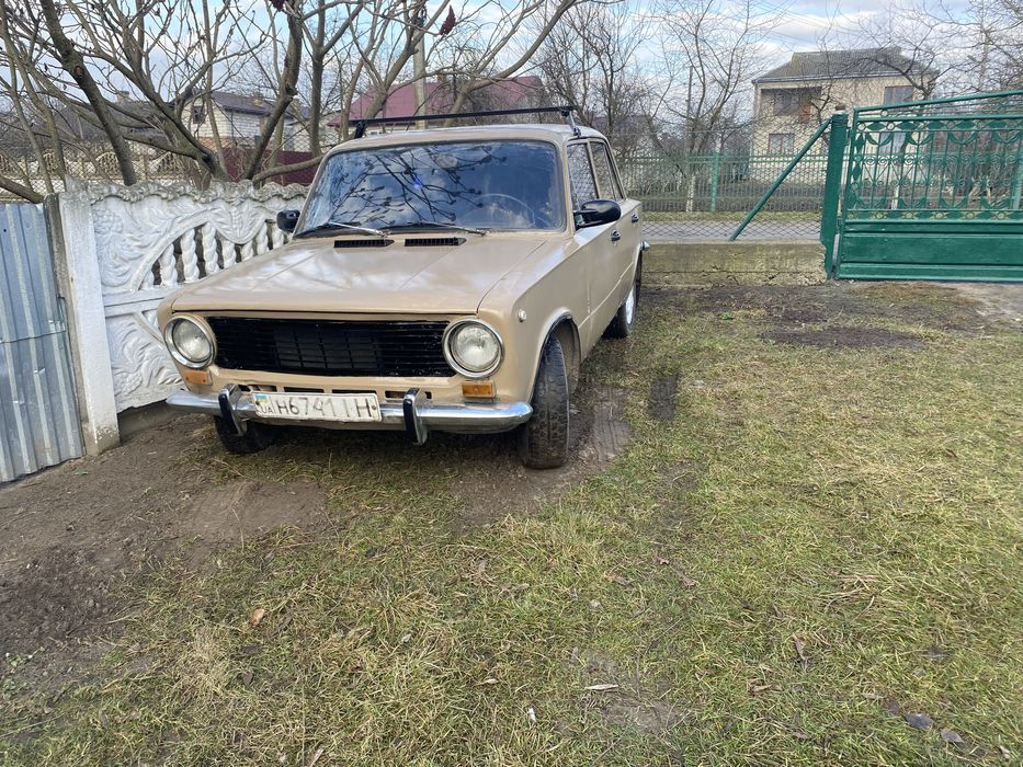 Продам ваз 2101 на повному ходу сів поїхав питань по ходові не має
По моторі також працює чітко 
Є нюанси по кузові незначні