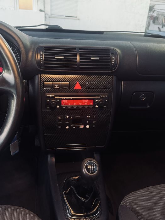 A3 1.6 mais novo que esse impossivel carro muito bem estimado.