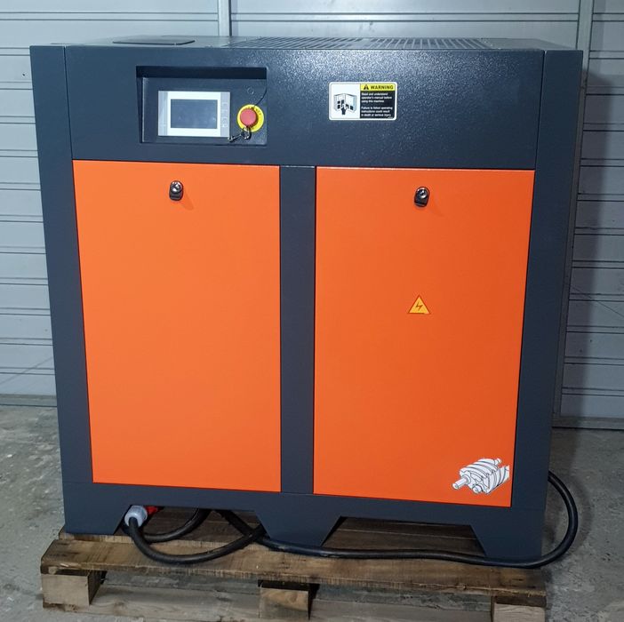 Kompresor śrubowy HQ 30 VS - 3200l/min