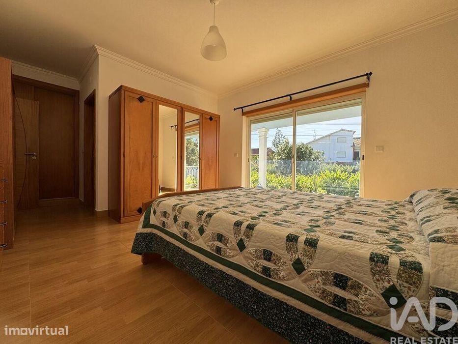 Moradia isolada T4 em Serra e Junceira de 204,5 m2