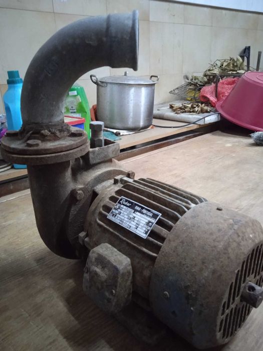 Motor de rega trifásico usado