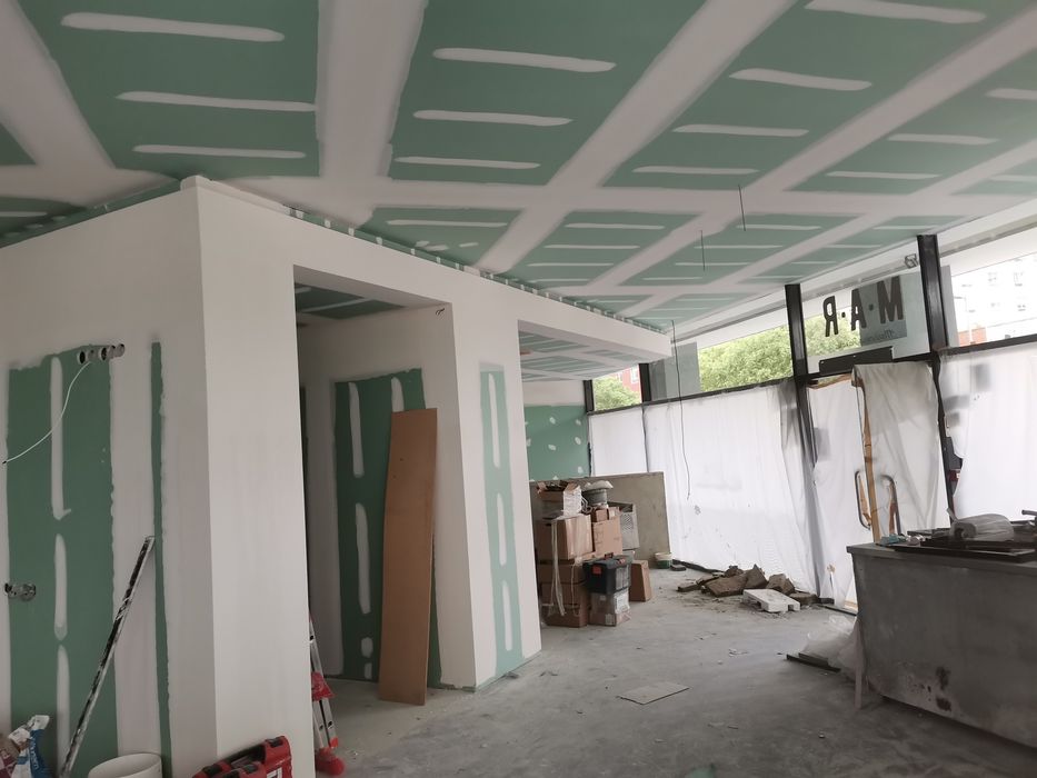 Execução de Tectos falsos e divisórias em Gesso Cartonado