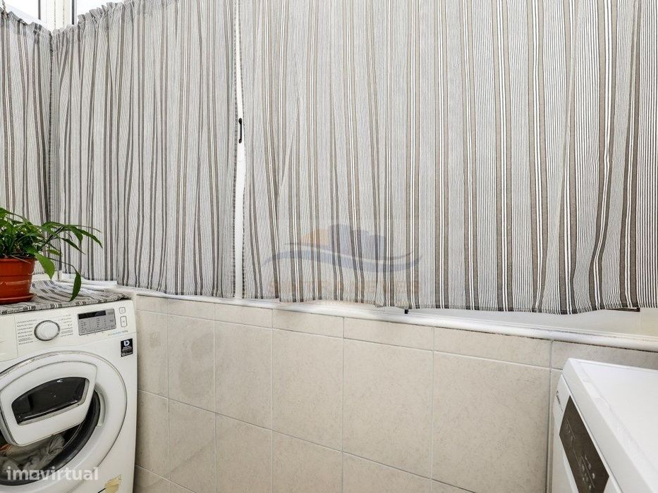 Elegância, Luz Natural e Conforto - T2 Pronto a Habitar na Penha de...