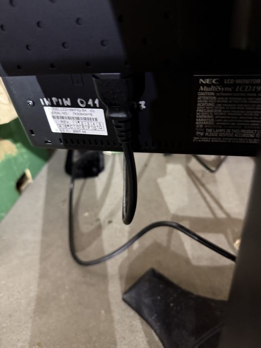 Monitor i klawiatura do komputera przelacze VGA