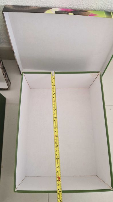 2 caixas de arrumação em cartão com tampa