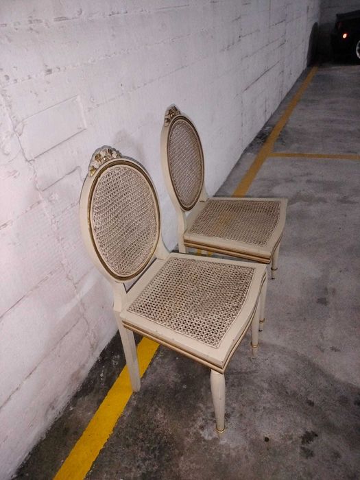 Conjunto 2 Cadeiras Clássicas Madeira e Palhinha – Branco e Dourado