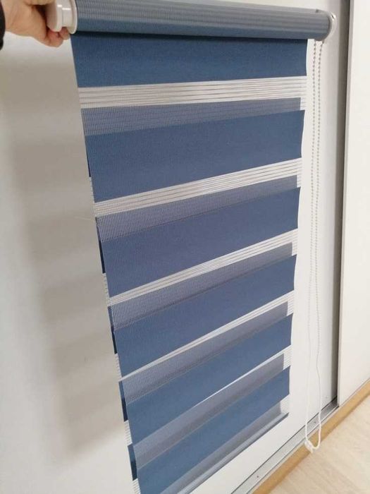 Roleta dzień noc pasy. Kolor stalowy niebieski. Jak nowa.