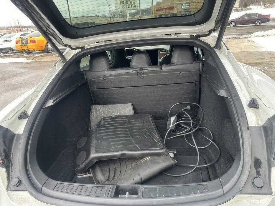 Tesla Model S P100D      2017