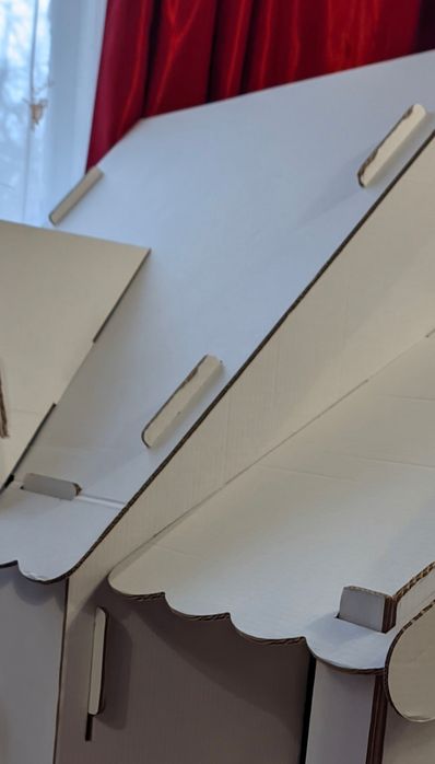 Дитячий будинок з 5-шарового гофрокартону .Халабуда