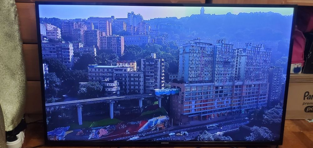 Телевізор Samsung 43 д. Wi-Fi смарт