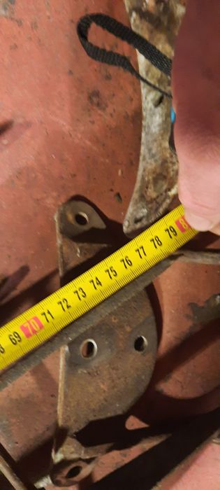 Zawiasy kute z grubej stali