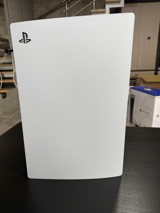 PlayStation 5 (CFI-1008A, Disc), 825gb — ідеальний стан, Gulikit стіки