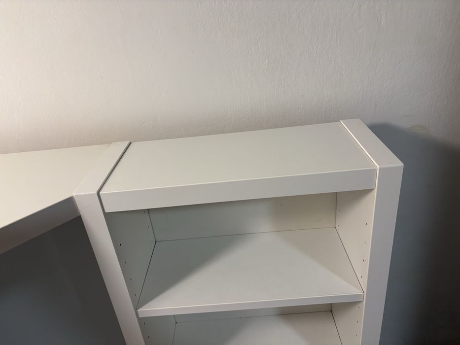 Biale biurko narożne