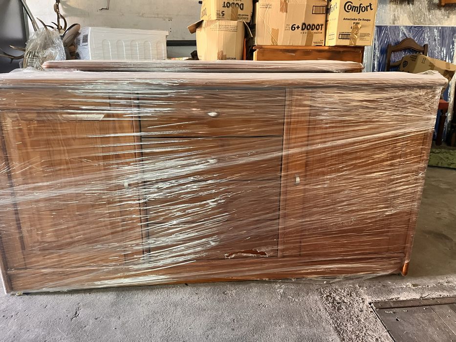 Aparador de cozinha em madeira