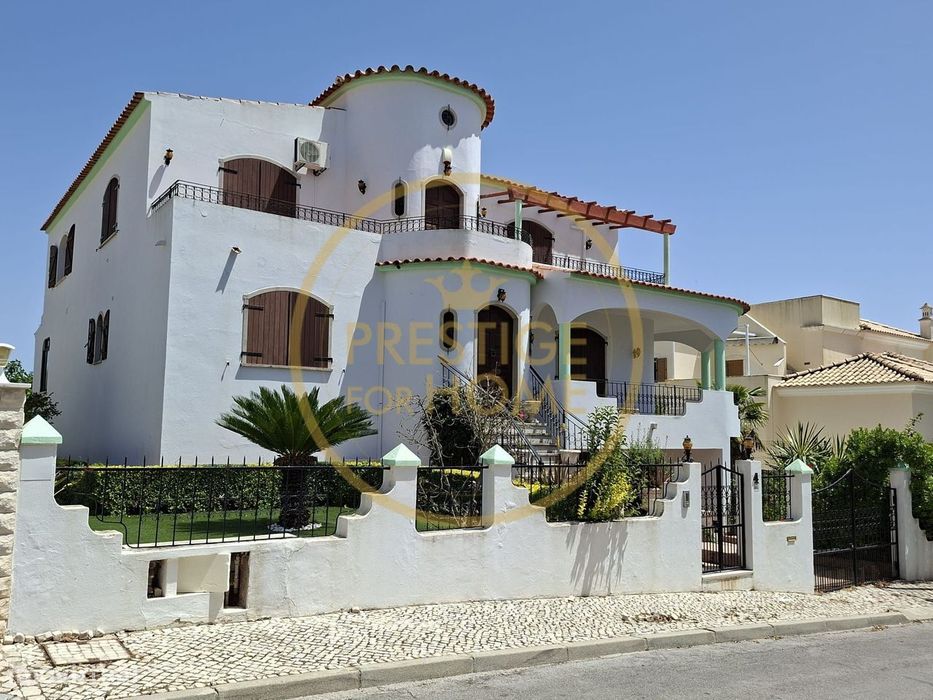 Moradia de T5 com Vista Mar em Loulé