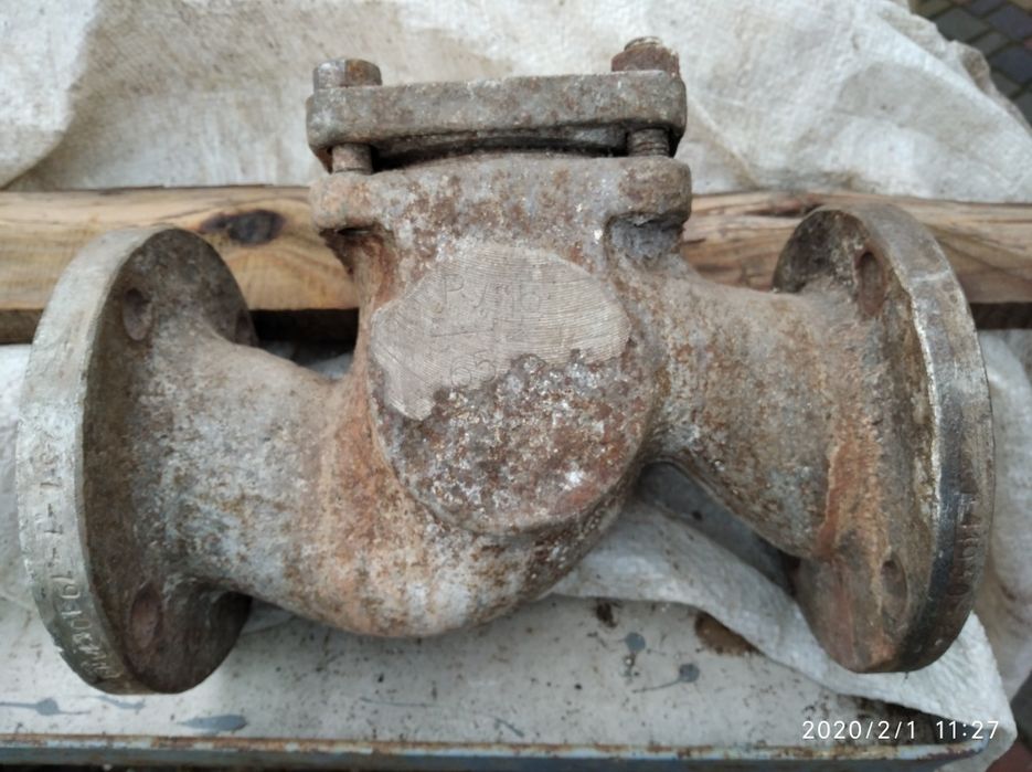 Запірна арматура, вентелі, крани, засувки, трьох-ходовий кран