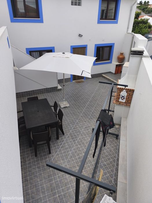Moradia T5 com terraço e varanda em Óbidos